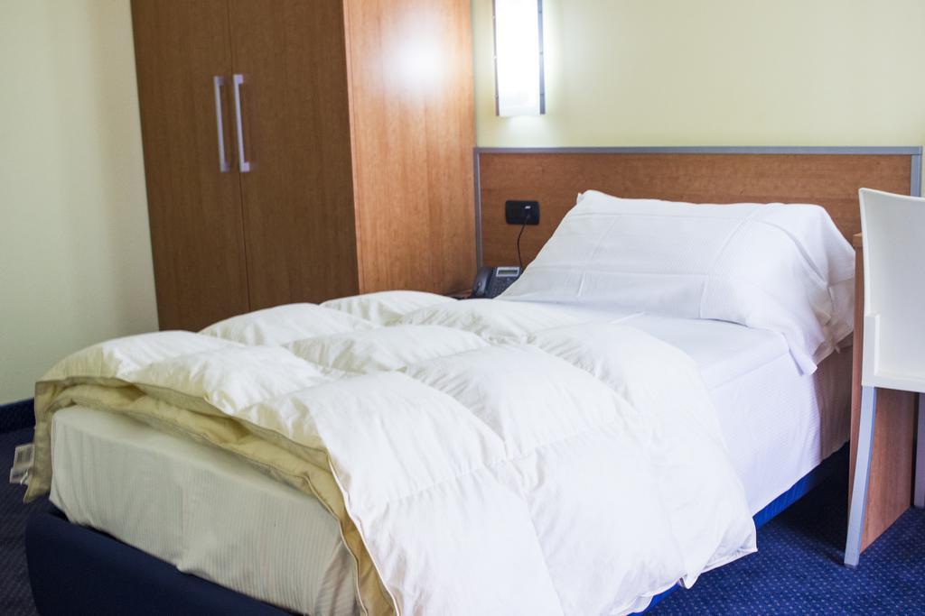 Best Western Hotel Class Lamezia ラメーツィア・テルメ エクステリア 写真