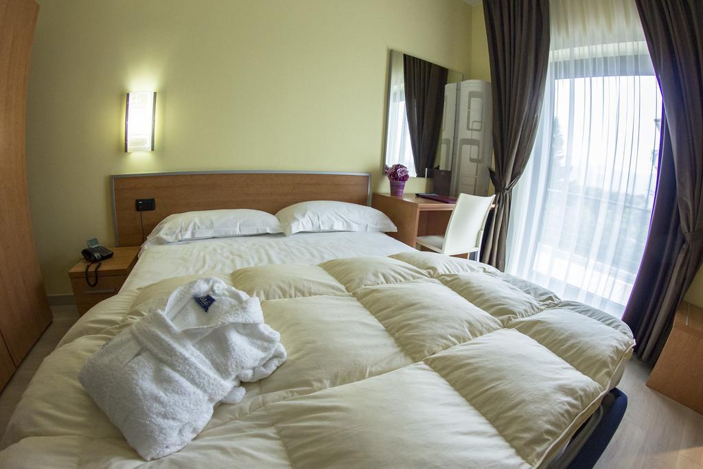 Best Western Hotel Class Lamezia ラメーツィア・テルメ エクステリア 写真