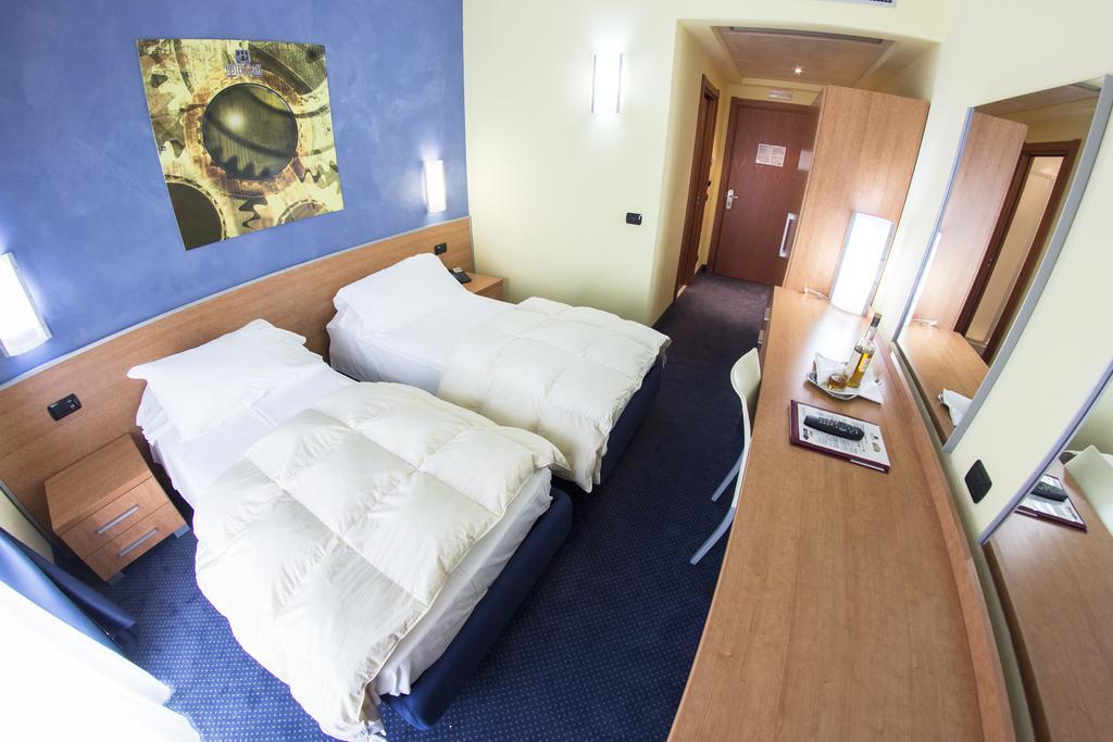 Best Western Hotel Class Lamezia ラメーツィア・テルメ エクステリア 写真