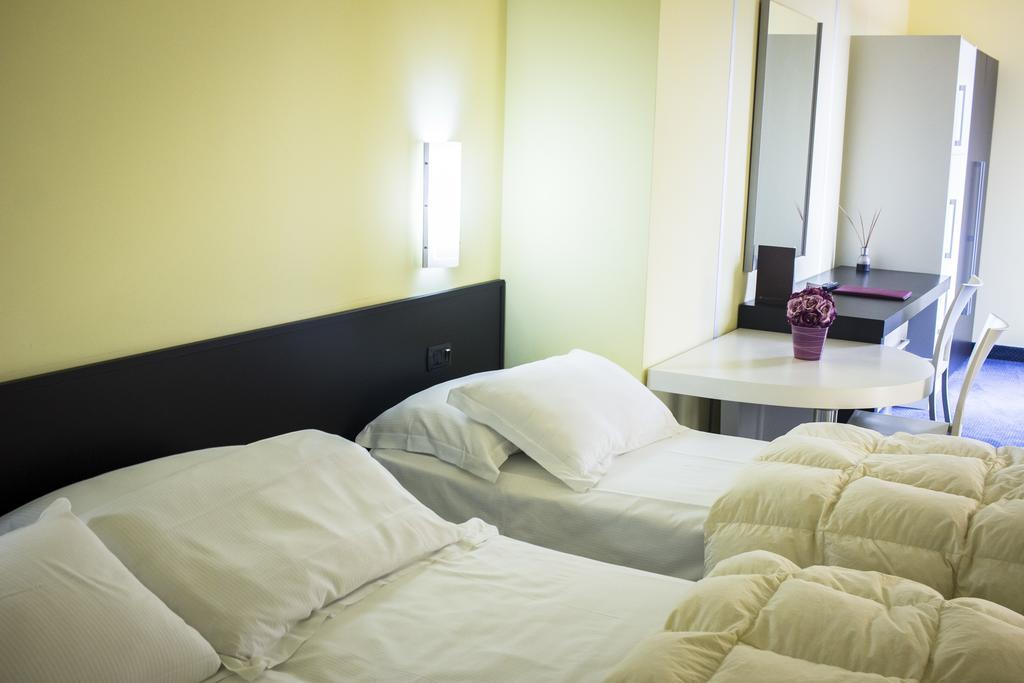Best Western Hotel Class Lamezia ラメーツィア・テルメ エクステリア 写真