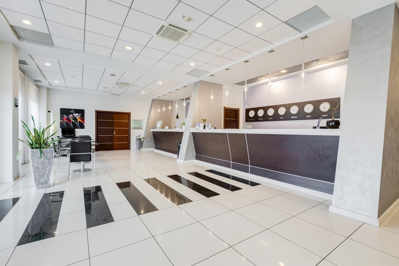 Best Western Hotel Class Lamezia ラメーツィア・テルメ エクステリア 写真